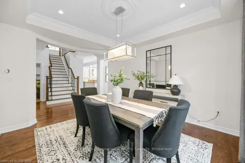 2156 COLONEL WILLIAM Pkwy, Oakville, ON L6M 0B8