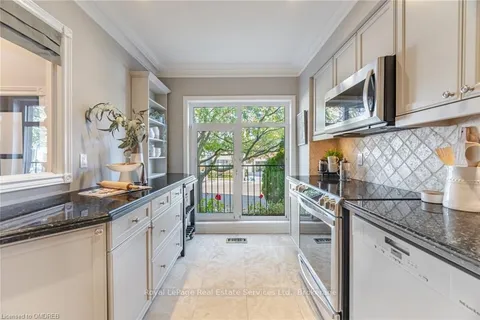 331 ROBINSON St, Oakville, ON L6H 1H1