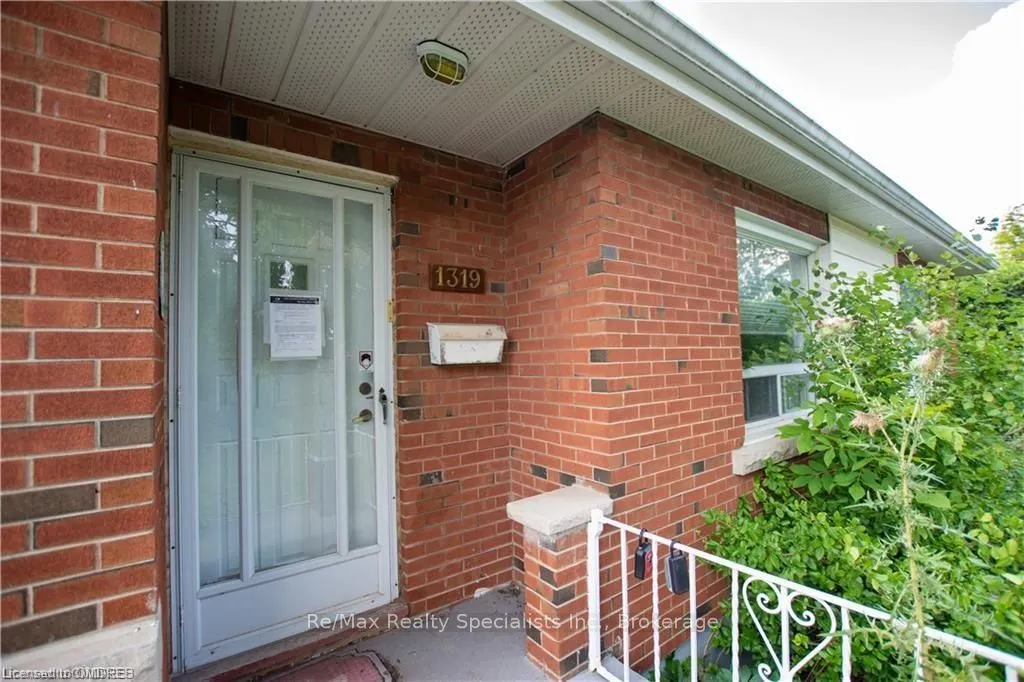 1319 REBECCA St, Oakville, ON L6L 1Z3