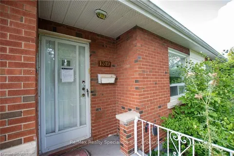 1319 REBECCA St, Oakville, ON L6L 1Z3