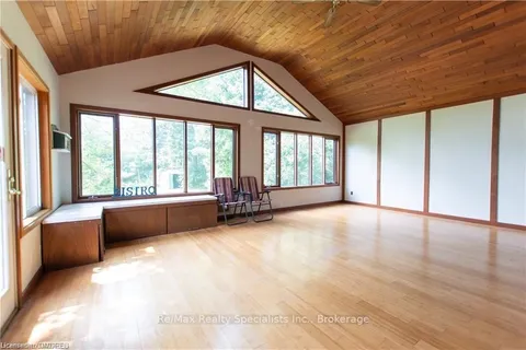 1319 REBECCA St, Oakville, ON L6L 1Z3