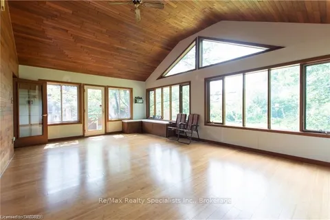 1319 REBECCA St, Oakville, ON L6L 1Z3