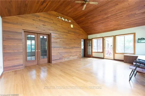 1319 REBECCA St, Oakville, ON L6L 1Z3