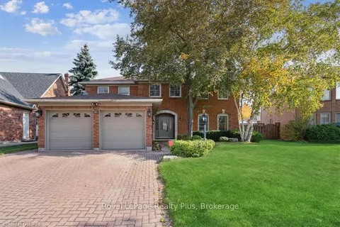 1413 THISTLEDOWN Rd, Oakville, ON L6M 1Y4
