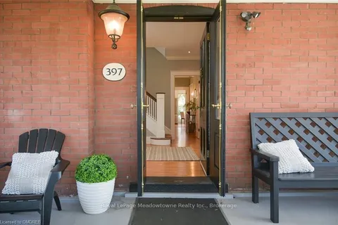 397 TRAFALGAR Rd, Oakville, ON L6J 3H8