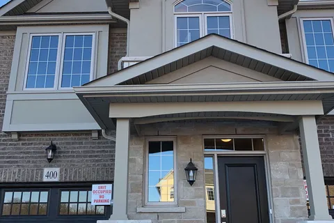 400 Threshing Mill Blvd, Oakville, ON L6H 7H5