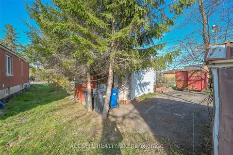 1060 Ogden Ave, Mississauga, ON L5E 2G6