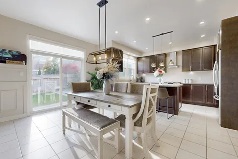 26 Billy Crt, Caledon, ON L7C 3X4