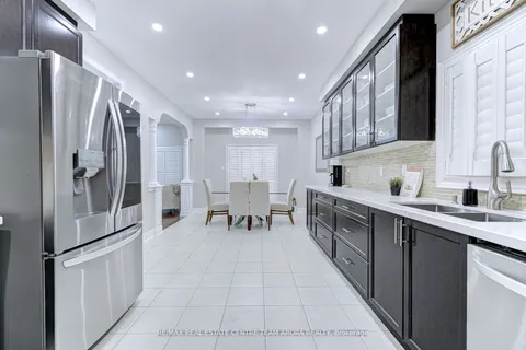 7155 Wrigley Crt, Mississauga, ON L5W 0C8