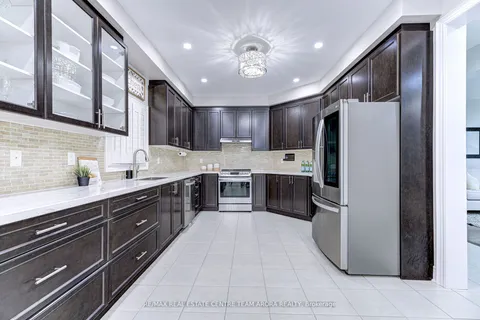 7155 Wrigley Crt, Mississauga, ON L5W 0C8