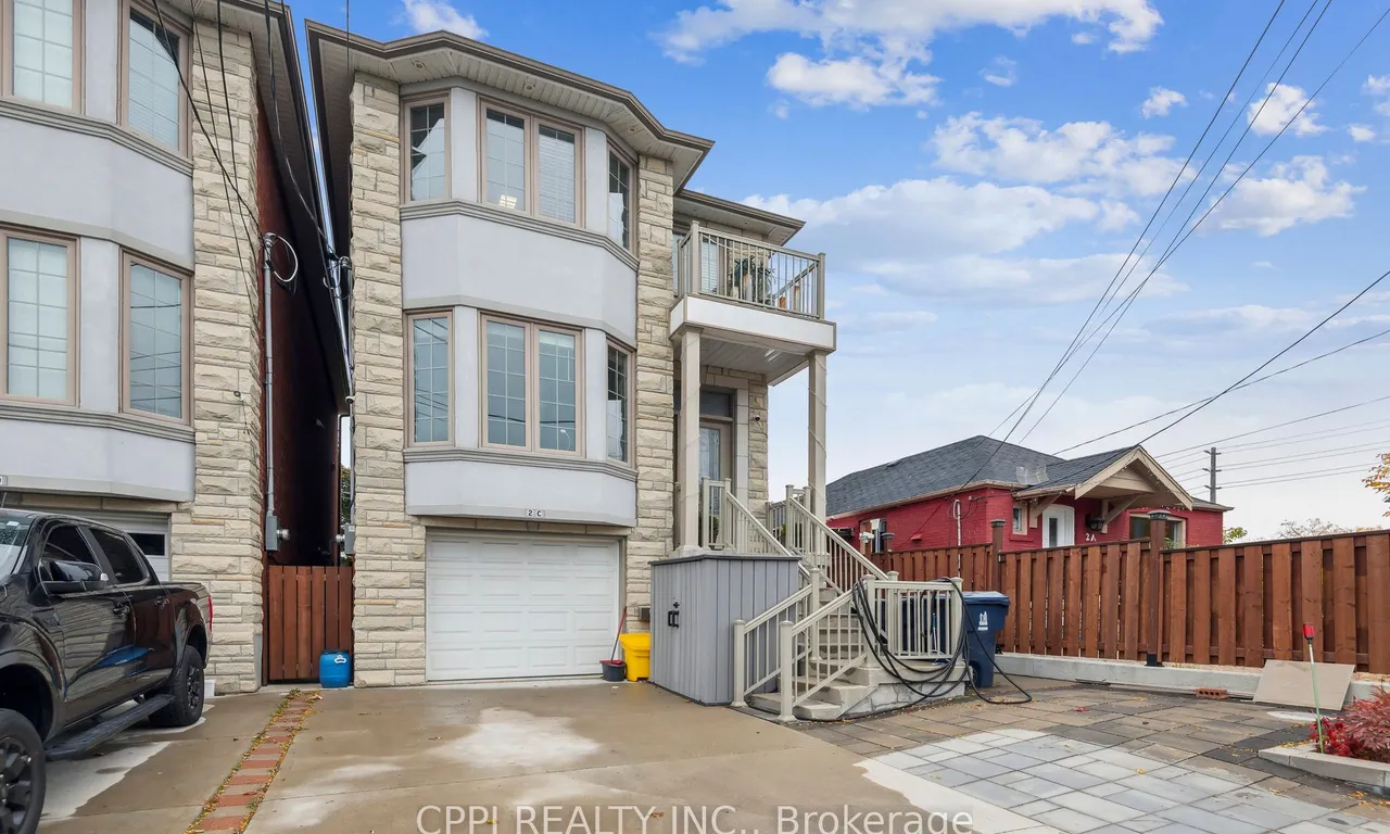 2C Bexley Cres, Toronto, ON M6N 2P5