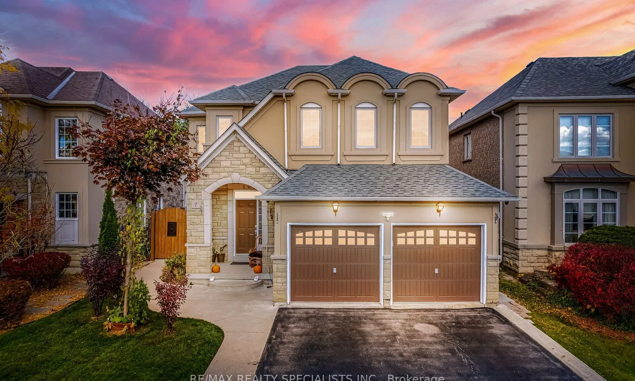7 Sorbonne Dr, Brampton, ON L6P 1W5