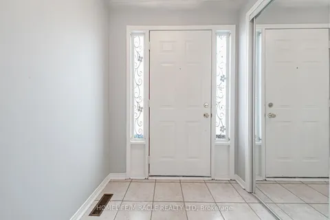 5160 Boardwalk Dr, Mississauga, ON L5R 3X5