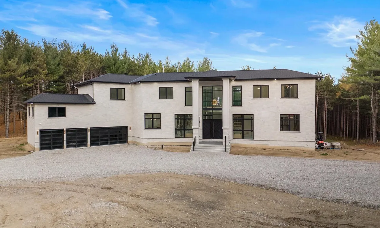 18785 The Gore Rd, Caledon, ON L7E 0X9