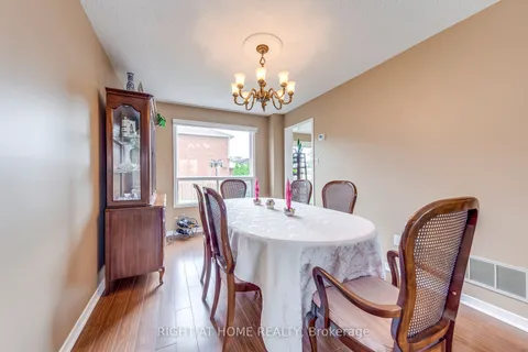 3272 Testimony Sq, Mississauga, ON L5B 3L5