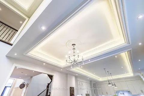 228 Tweedsdale Cres, Oakville, ON L6L 4P7