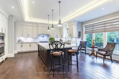 228 Tweedsdale Cres, Oakville, ON L6L 4P7