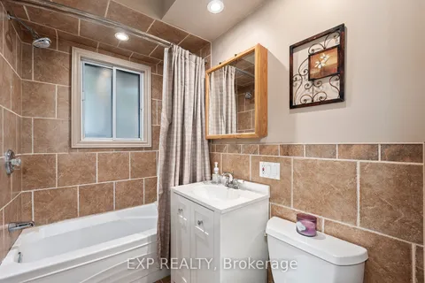 1332 Canvey Cres, Mississauga, ON L5J 1S1