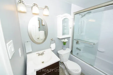 1 Garrison Sq, Brampton, ON L6S 2H3