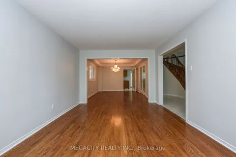 61 Eagleridge Dr, Brampton, ON L6R 1E8