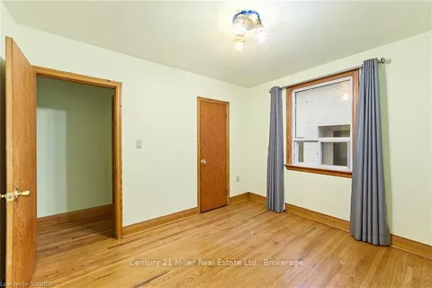 928 THE GREENWAY, Mississauga, ON L5G 1P6