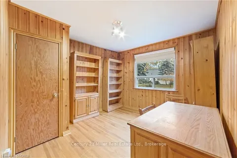 928 THE GREENWAY, Mississauga, ON L5G 1P6