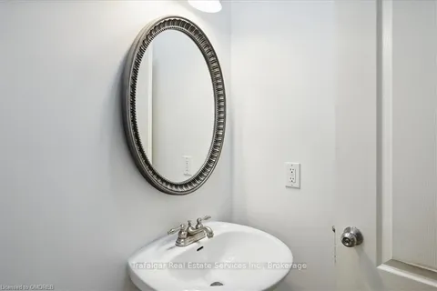 2379 ROCK POINT Dr, Oakville, ON L6H 7V3