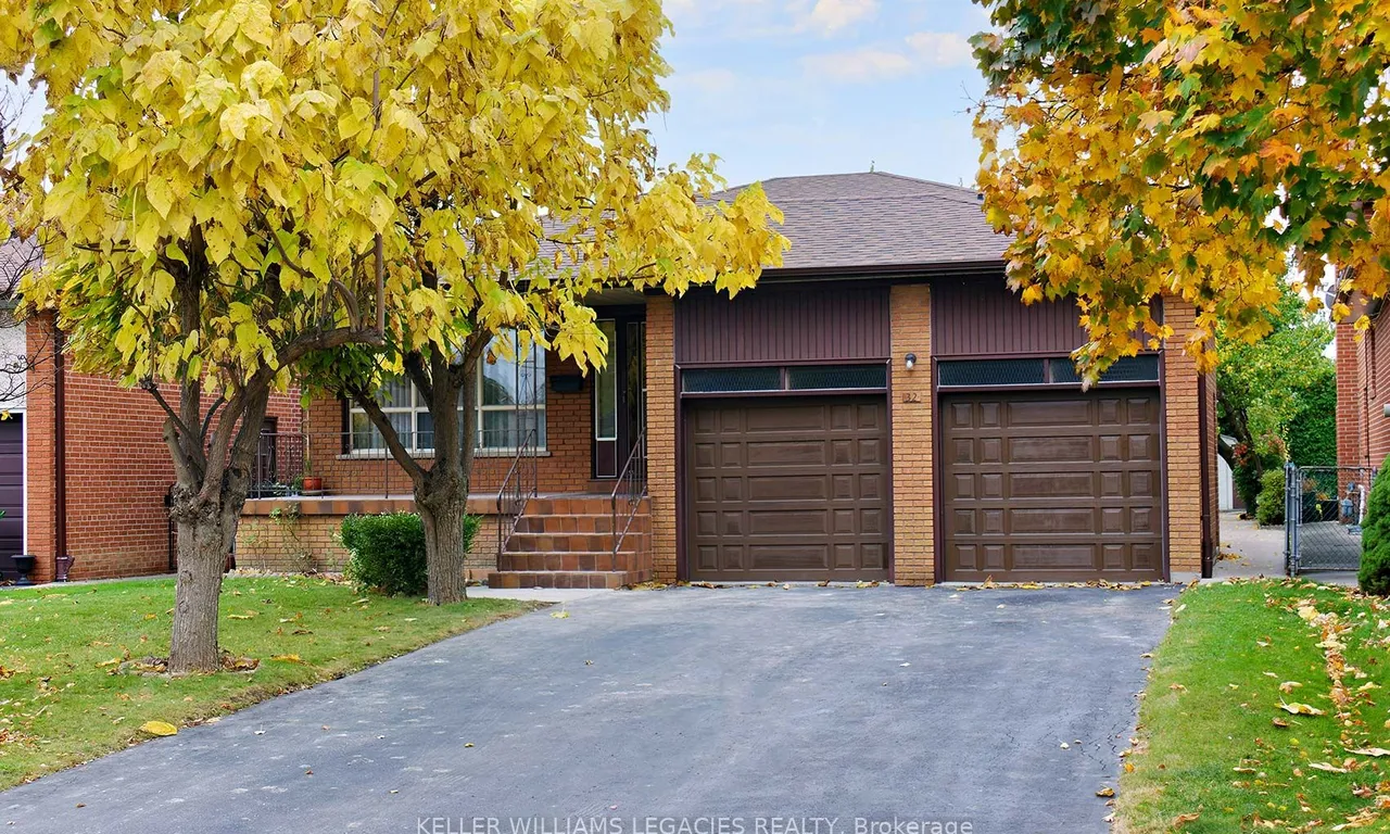 32 Windsor Rd, Toronto, ON M9R 3G4