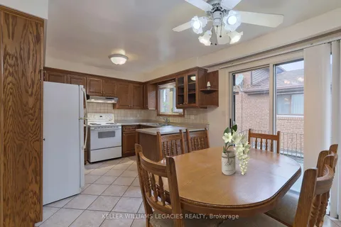 32 Windsor Rd, Toronto, ON M9R 3G4
