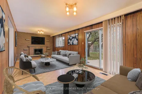 32 Windsor Rd, Toronto, ON M9R 3G4