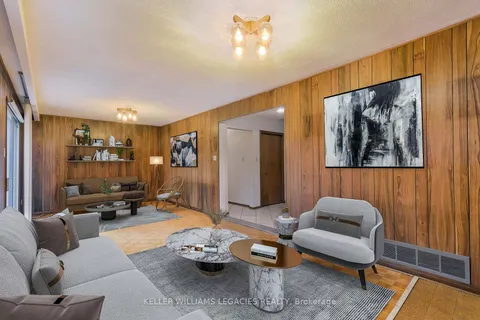 32 Windsor Rd, Toronto, ON M9R 3G4