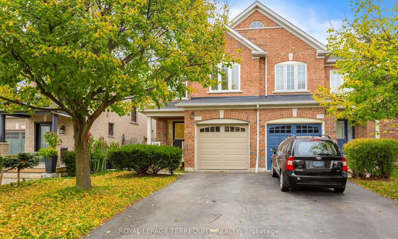 3926 Stardust Dr, Mississauga, ON L5M 8A6