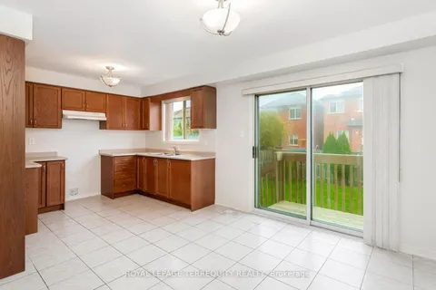 3926 Stardust Dr, Mississauga, ON L5M 8A6