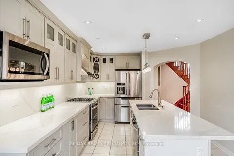 188 Fandango Dr, Brampton, ON L6X 0L3