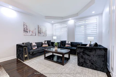 24 Fort Williams Dr, Brampton, ON L6X 0W5