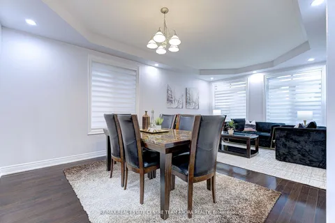 24 Fort Williams Dr, Brampton, ON L6X 0W5