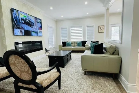 100 Long Meadow Rd, Brampton, ON L6P 2H7