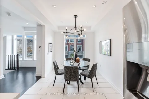 349 Ladycroft Terr, Mississauga, ON L5A 0A7