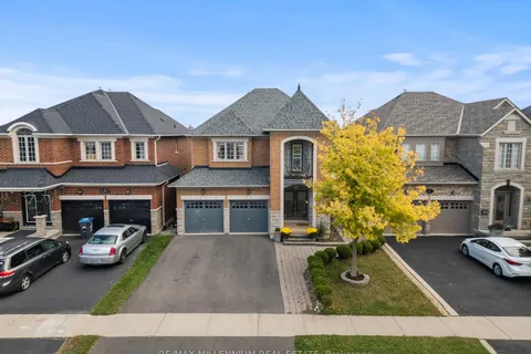 9 Watchman Rd, Brampton, ON L6P 2E9