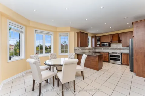 9 Watchman Rd, Brampton, ON L6P 2E9