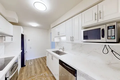 284 Royal Salisbury Way, Brampton, ON L6V 3H4