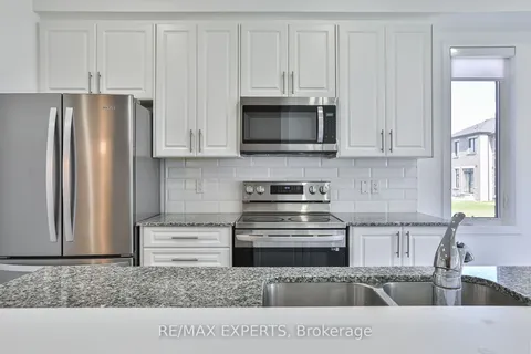 1541 Rose Way, Milton, ON L9E 1V7
