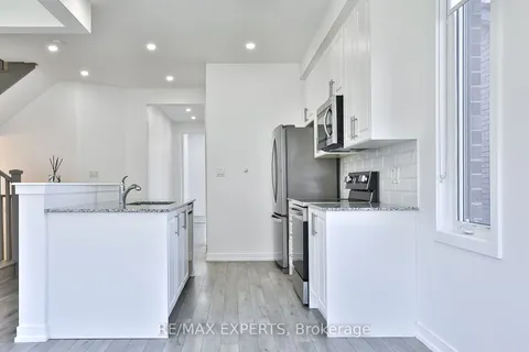 1541 Rose Way, Milton, ON L9E 1V7