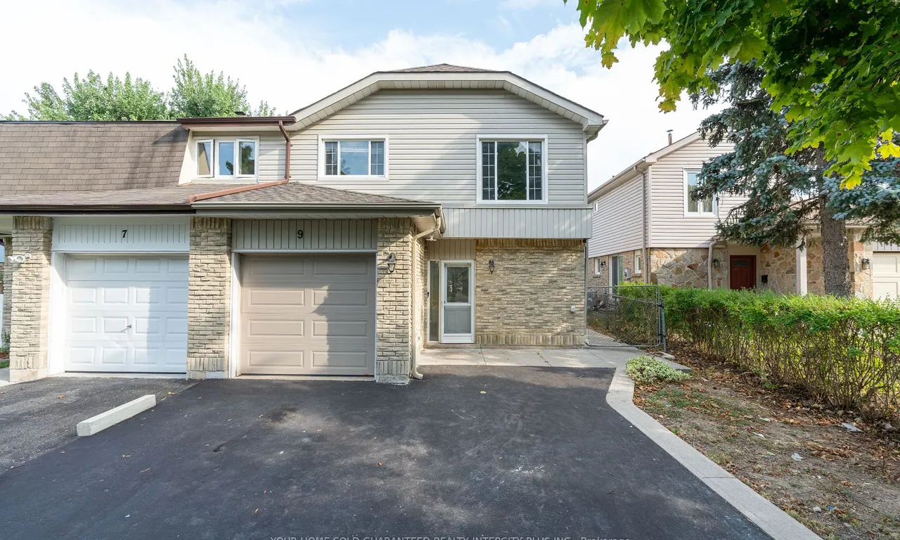 9 Lacewood Cres, Brampton, ON L6S 3K3
