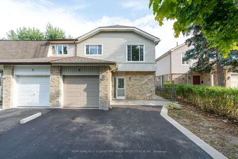 9 Lacewood Cres, Brampton, ON L6S 3K3