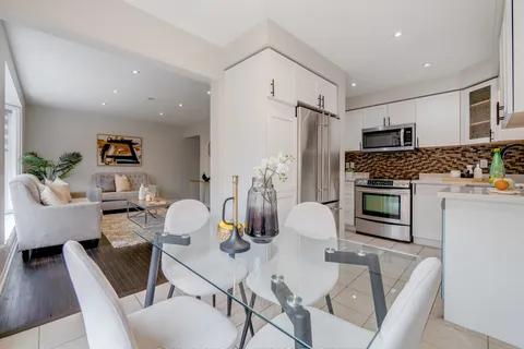 744 Irving Terr, Milton, ON L9T 6H3