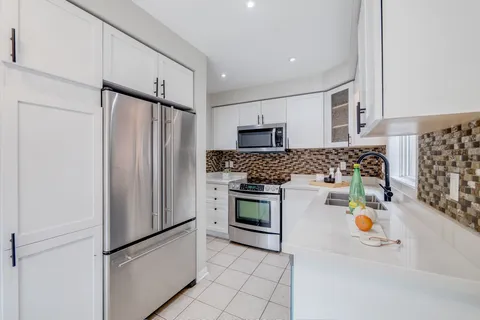 744 Irving Terr, Milton, ON L9T 6H3