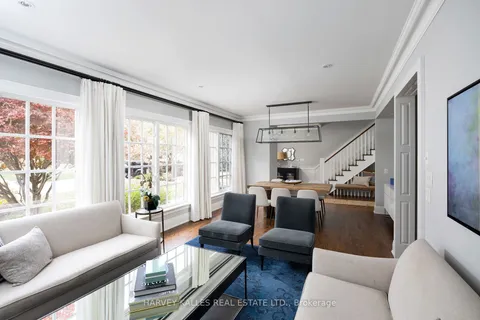 25 Finchley Rd, Toronto, ON M9A 2X4