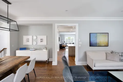 25 Finchley Rd, Toronto, ON M9A 2X4