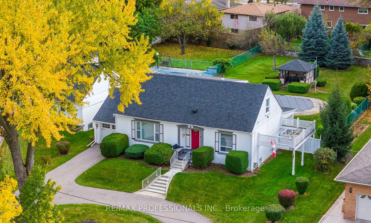 24 Elmcrest Rd, Toronto, ON M9C 3R8